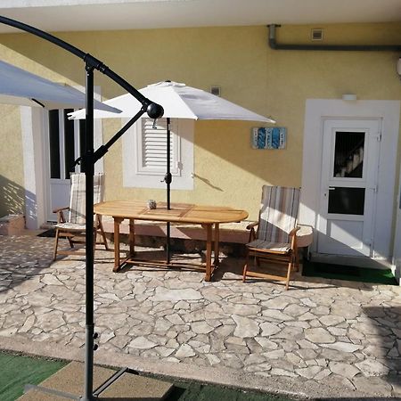 The Happy Apartment Дубровник Екстериор снимка