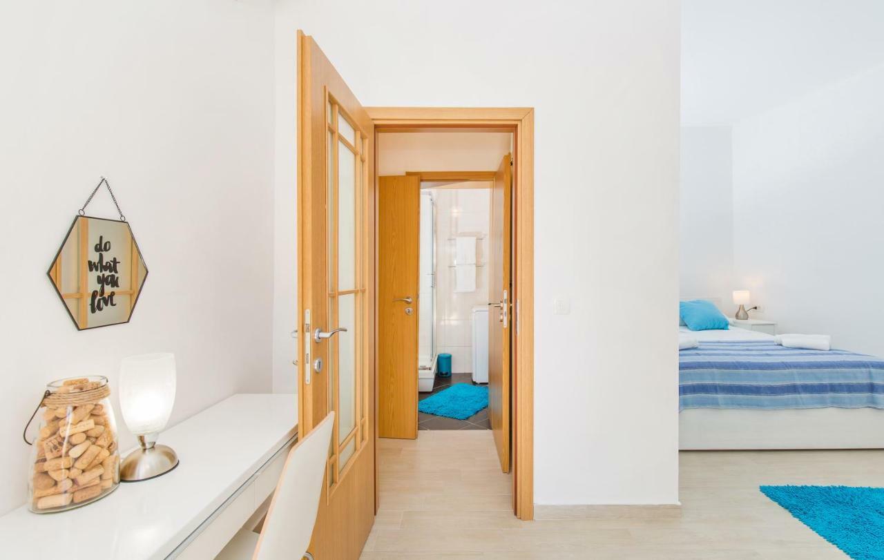 The Happy Apartment Дубровник Екстериор снимка
